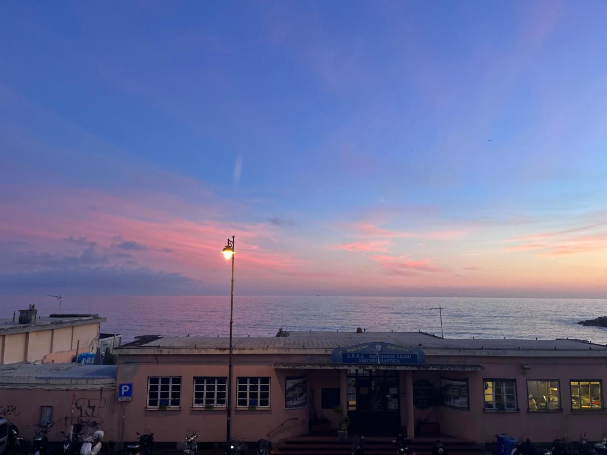 Ad Mare - Frontemare, 1 Minuto Dalla Spiaggia *