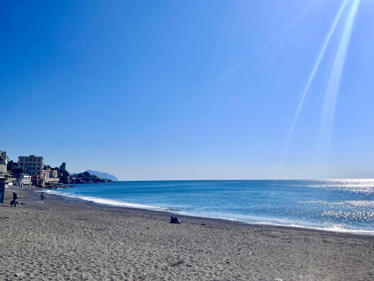 Ad Mare - Frontemare, 1 Minuto Dalla Spiaggia Apartment Genua